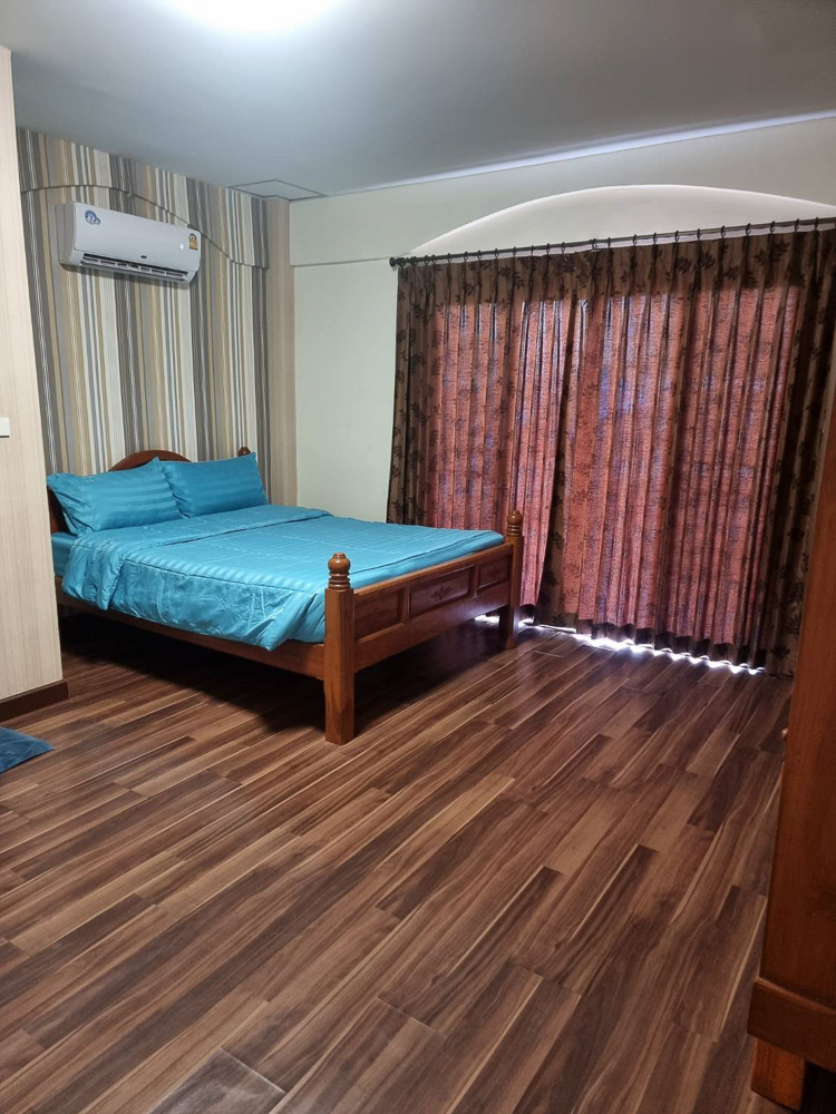 EP0026 | Executive Residence for Sale in Central Pattaya Zone