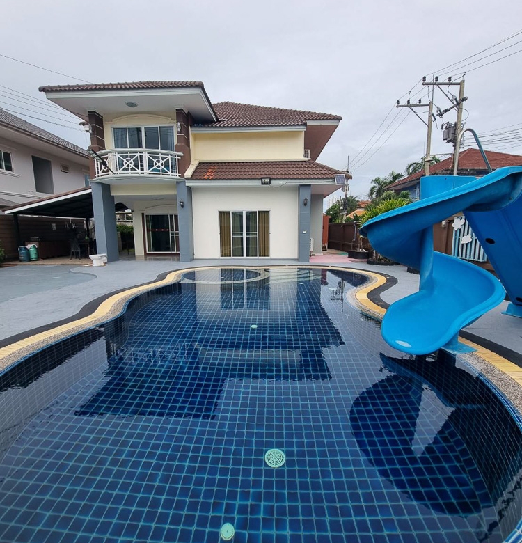 EP0026 | Executive Residence for Sale in Central Pattaya Zone