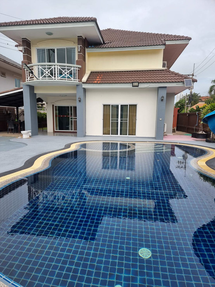 EP0026 | Executive Residence for Sale in Central Pattaya Zone