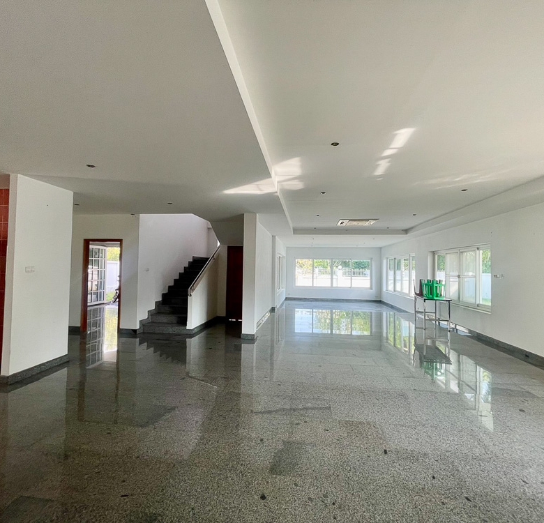 EP0021 | Villa for Sale in East Pattaya – Close to MIS