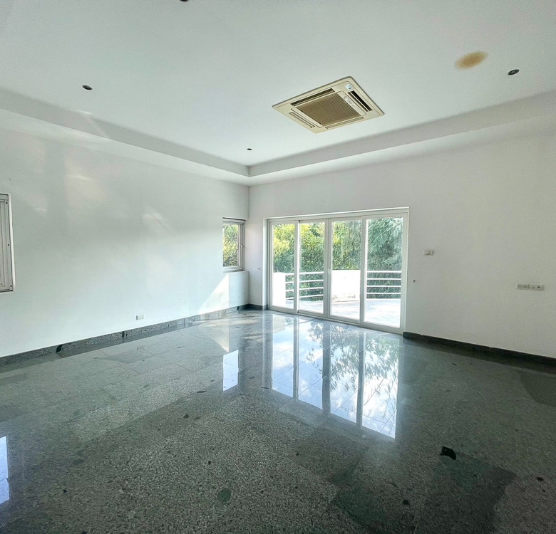 EP0021 | Villa for Sale in East Pattaya – Close to MIS