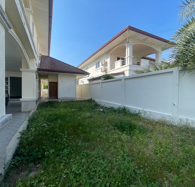EP0021 | Villa for Sale in East Pattaya – Close to MIS
