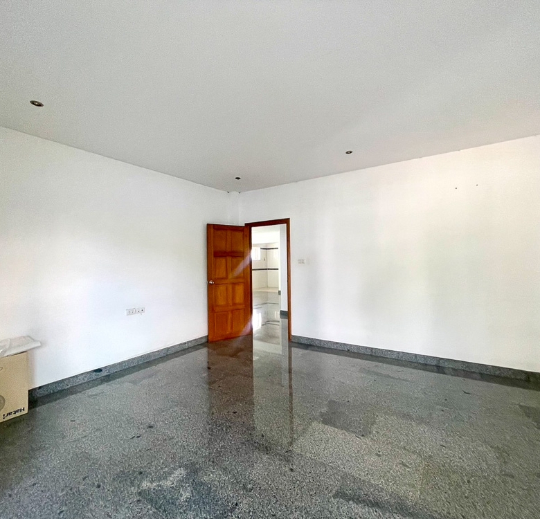 EP0021 | Villa for Sale in East Pattaya – Close to MIS