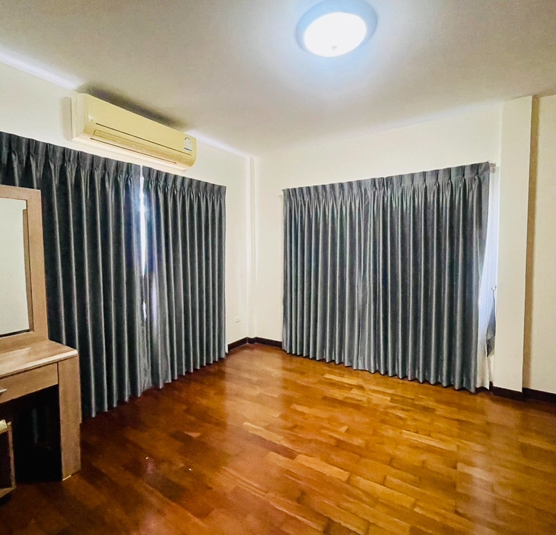 EP0028 | Villa for Sale in Central Park Hillside, East Pattaya