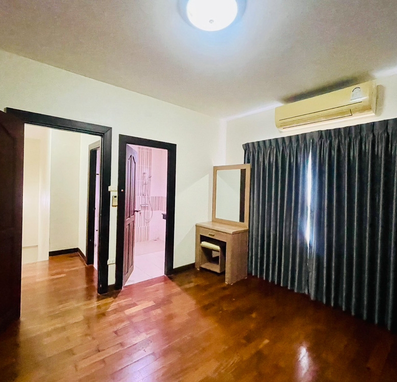 EP0028 | Villa for Sale in Central Park Hillside, East Pattaya