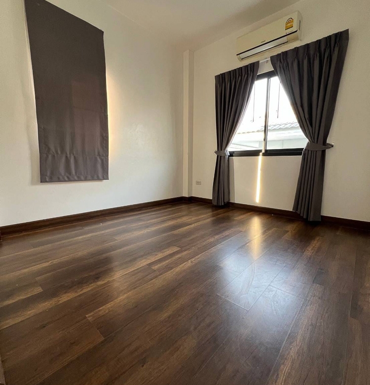 EP0018 | Modern Villa for Sale in Pattaya – Close to MIS