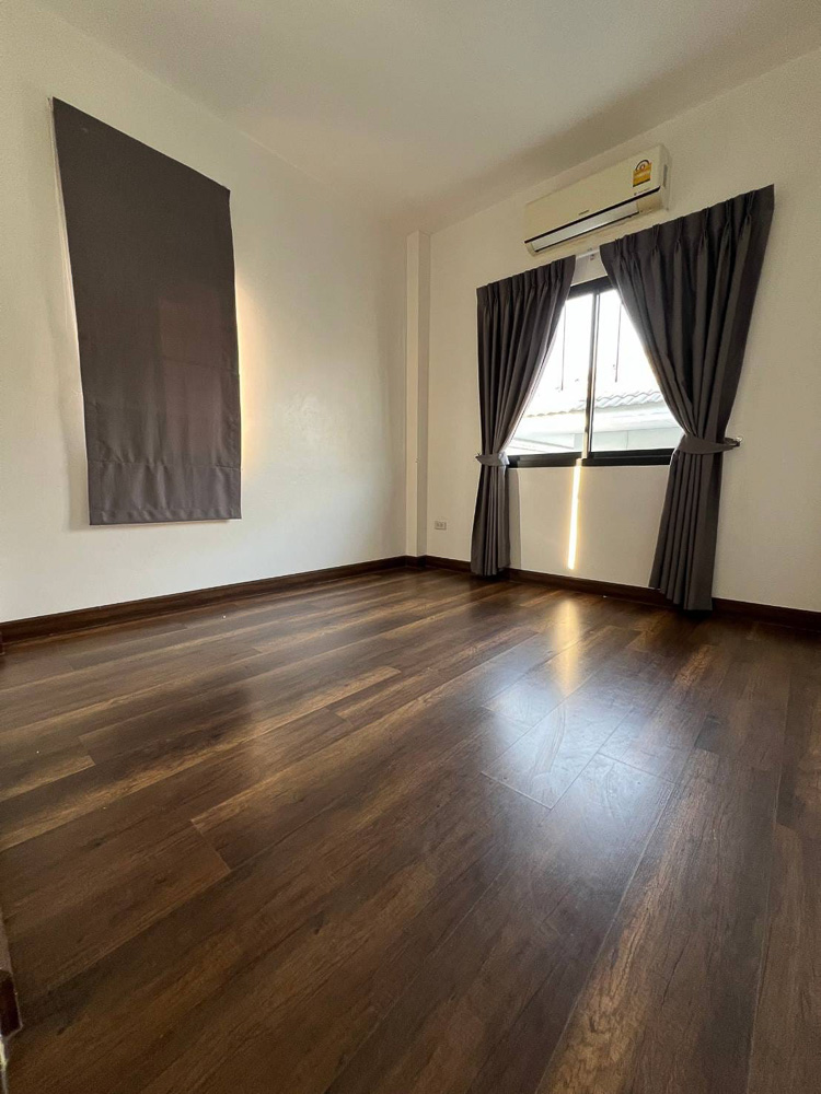 EP0018 | Modern Villa for Sale in Pattaya – Close to MIS