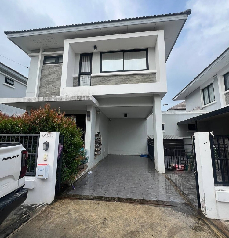 EP0018 | Modern Villa for Sale in Pattaya – Close to MIS