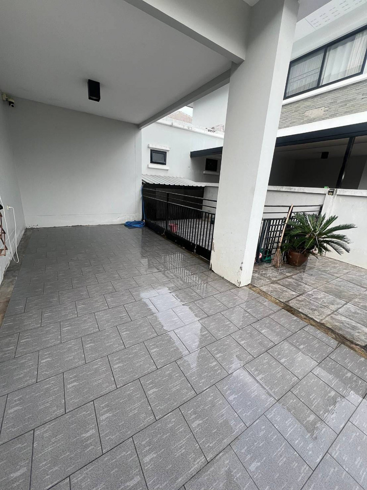 EP0018 | Modern Villa for Sale in Pattaya – Close to MIS