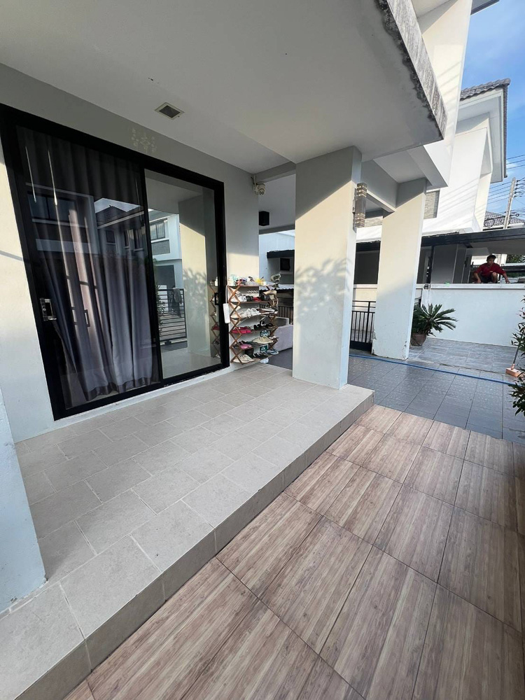 EP0018 | Modern Villa for Sale in Pattaya – Close to MIS