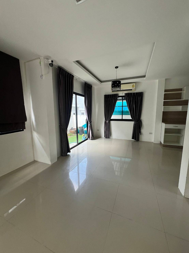 EP0018 | Modern Villa for Sale in Pattaya – Close to MIS