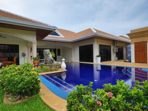 EP0052 | Luxury Villa for Sale in Thepprasit Pattaya