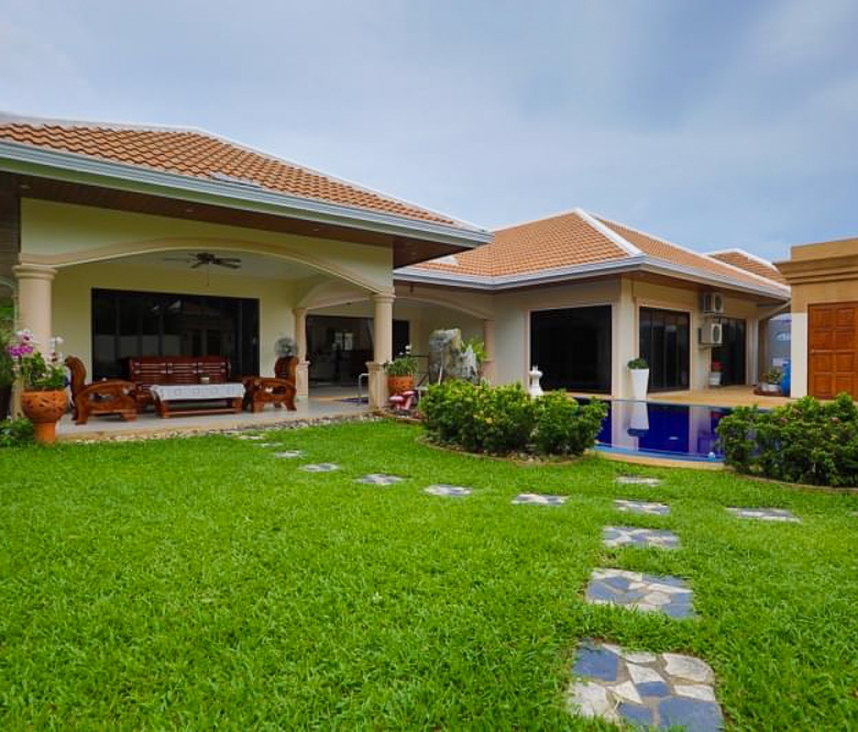 EP0052 | Luxury Villa for Sale in Thepprasit Pattaya