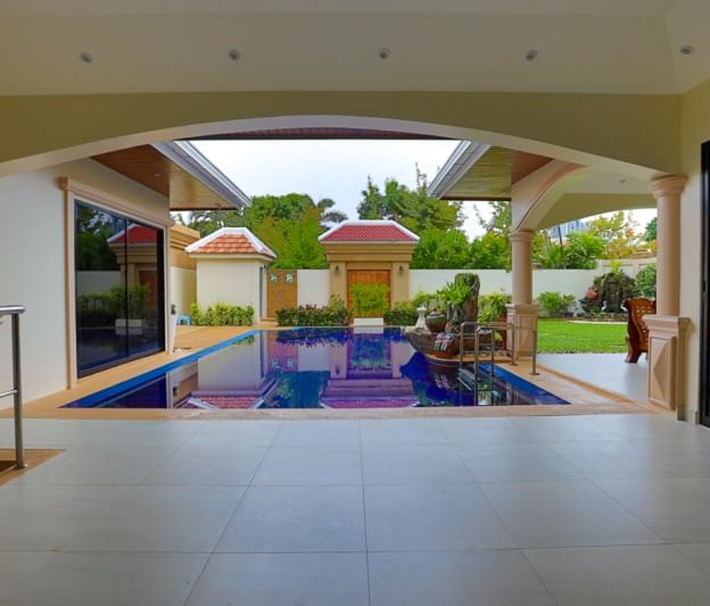 EP0052 | Luxury Villa for Sale in Thepprasit Pattaya