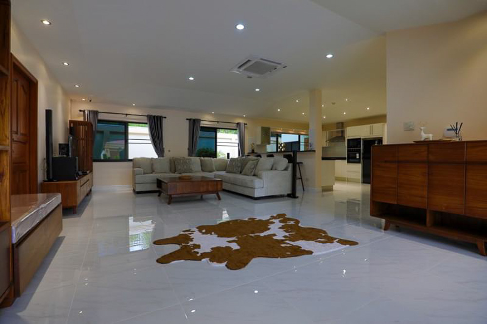 Villa for Sale in Thepprasit-6 EP0052 | Luxury Villa for Sale in Thepprasit Pattaya