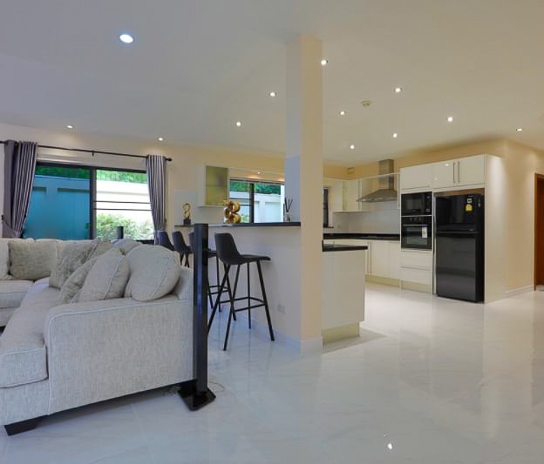 EP0052 | Luxury Villa for Sale in Thepprasit Pattaya