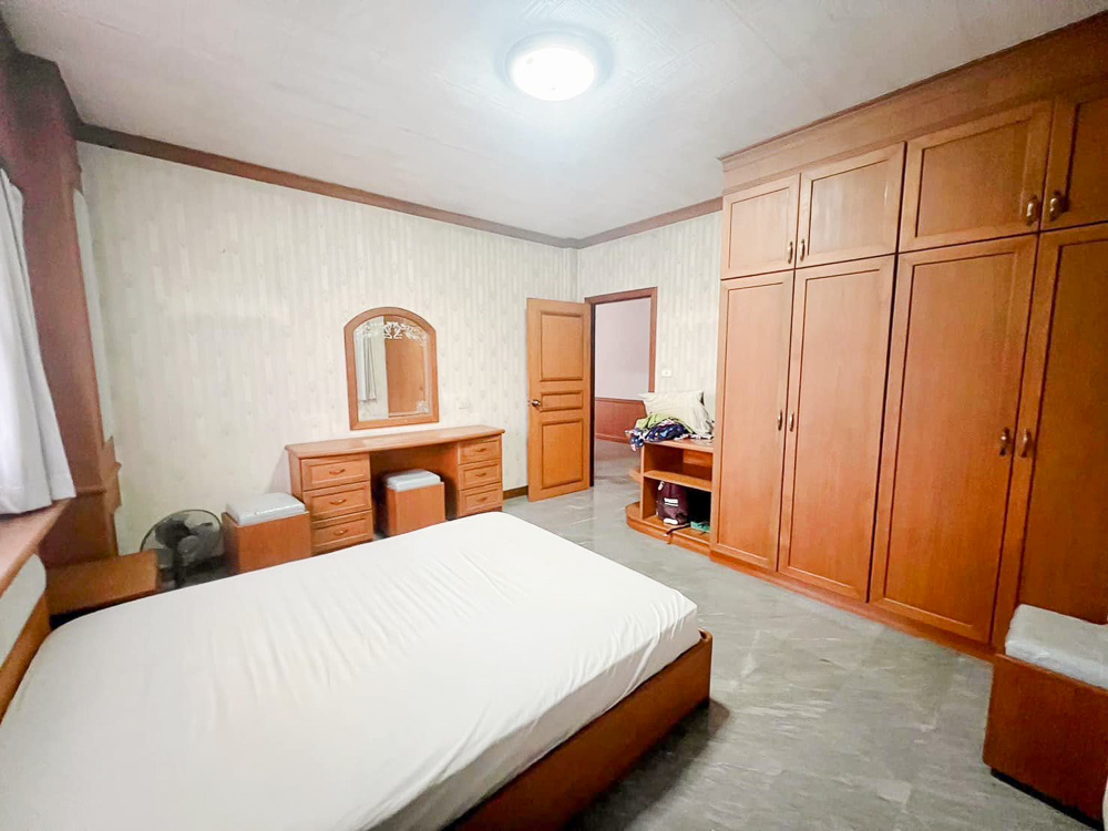 EP0020 | Villa for Sale on Pornprapanimit, East Pattaya