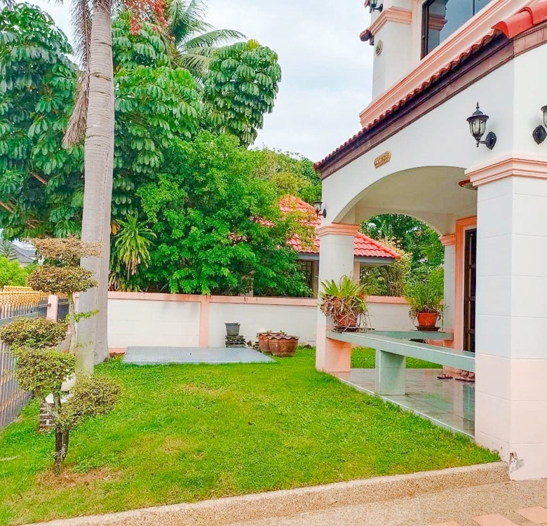 EP0020 | Villa for Sale on Pornprapanimit, East Pattaya