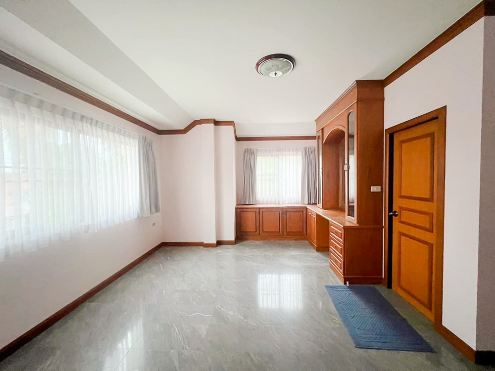 EP0020 | Villa for Sale on Pornprapanimit, East Pattaya