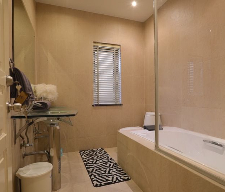 EP0047 | Spacious 2-BR Luxury Villa for Sale in Pattaya – 564 Sq.m.
