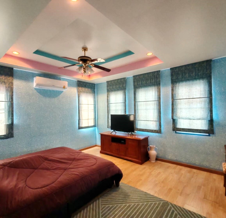 EP0066 | 3-BR Coastal Villa for Sale in Jomtien, Pattaya