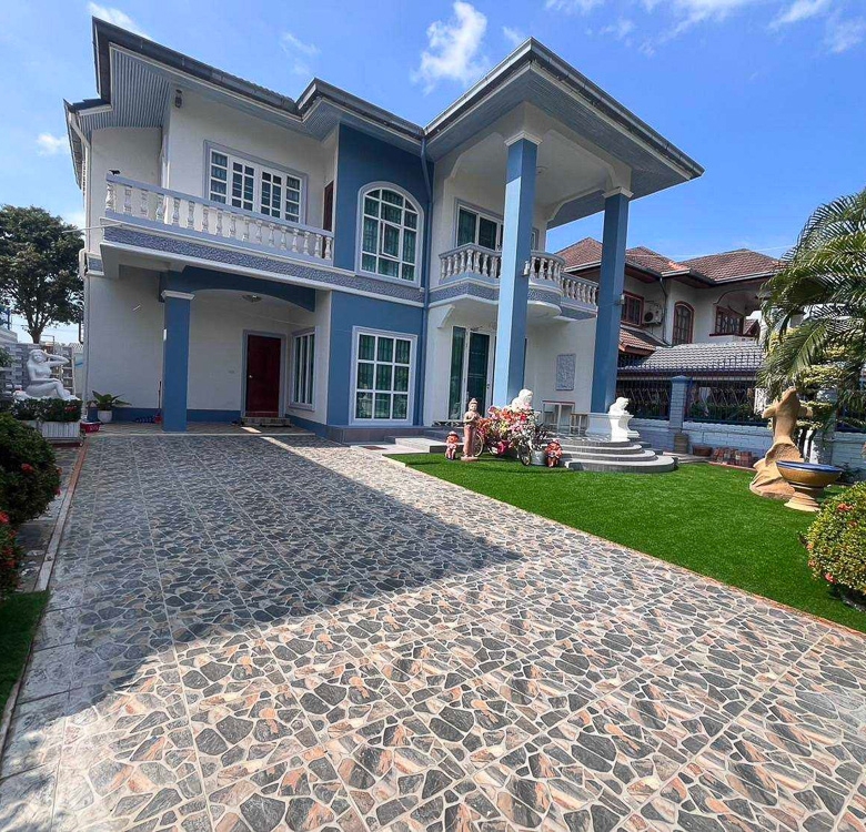 EP0094 | 3-BR Family Villa for Sale in East Pattaya