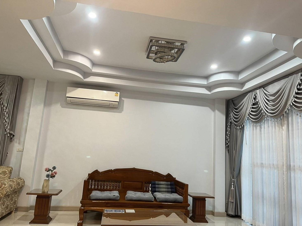 EP0094 | 3-BR Family Villa for Sale in East Pattaya