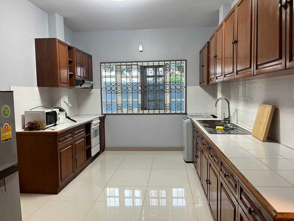 EP0094 | 3-BR Family Villa for Sale in East Pattaya