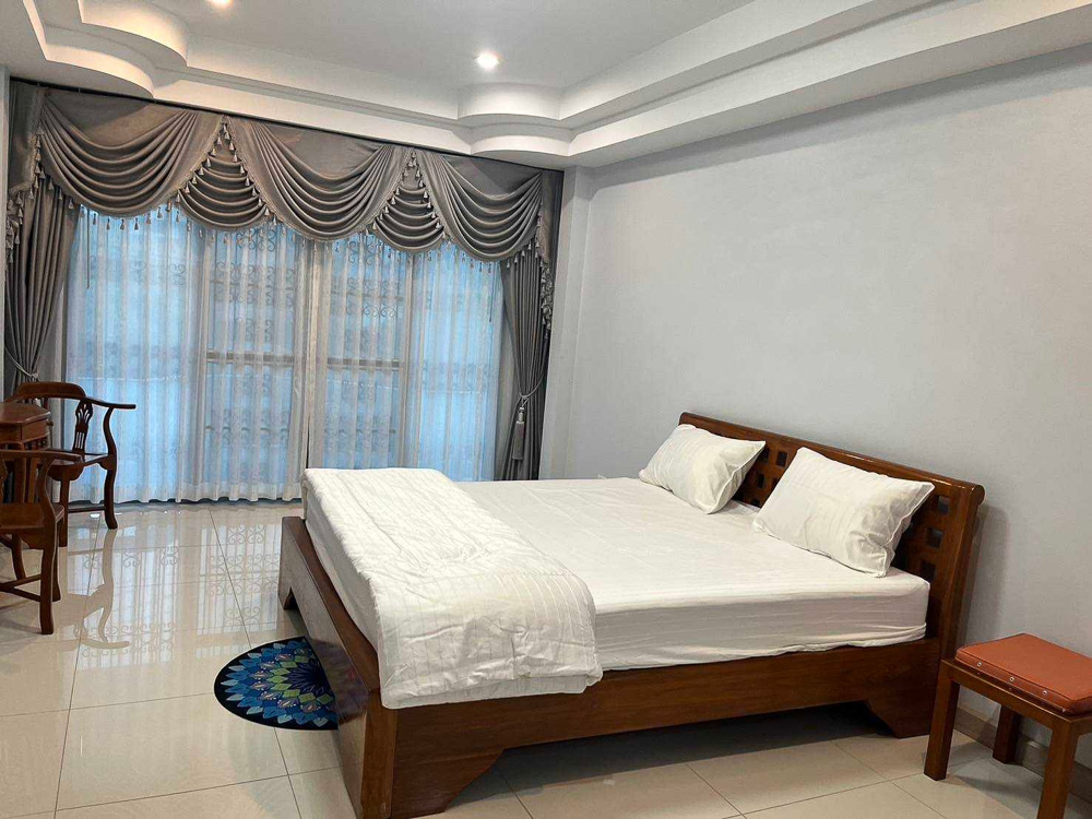 EP0094 | 3-BR Family Villa for Sale in East Pattaya