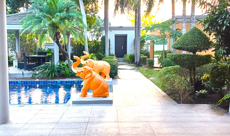 EP0215 | 3-BR Family Villa for Sale in Khao Noi