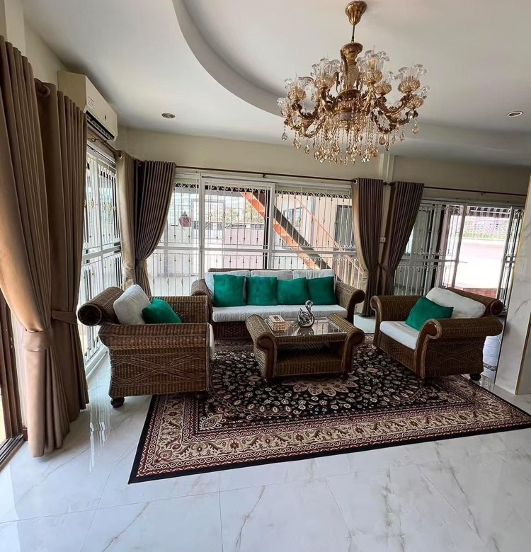 EP0078 | 3-BR Family Villa for Sale in South Pattaya