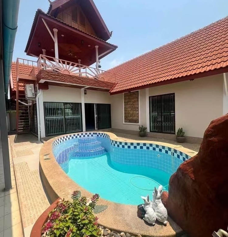 EP0078 | 3-BR Family Villa for Sale in South Pattaya
