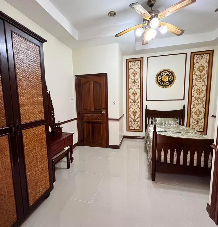 EP0078 | 3-BR Family Villa for Sale in South Pattaya