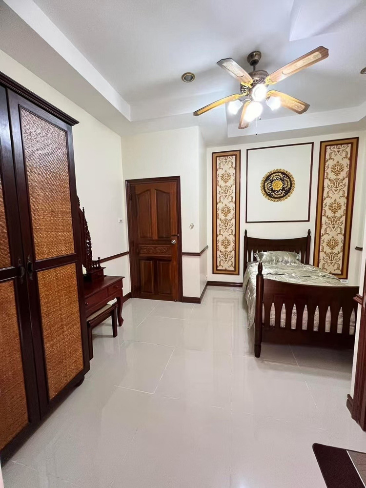 EP0078 | 3-BR Family Villa for Sale in South Pattaya