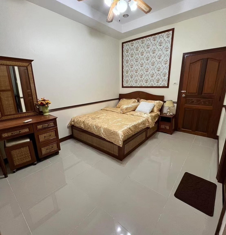 EP0078 | 3-BR Family Villa for Sale in South Pattaya
