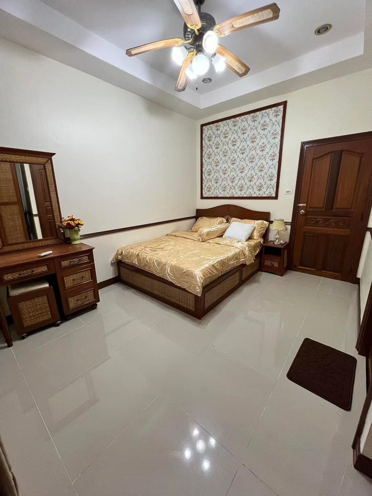 EP0078 | 3-BR Family Villa for Sale in South Pattaya