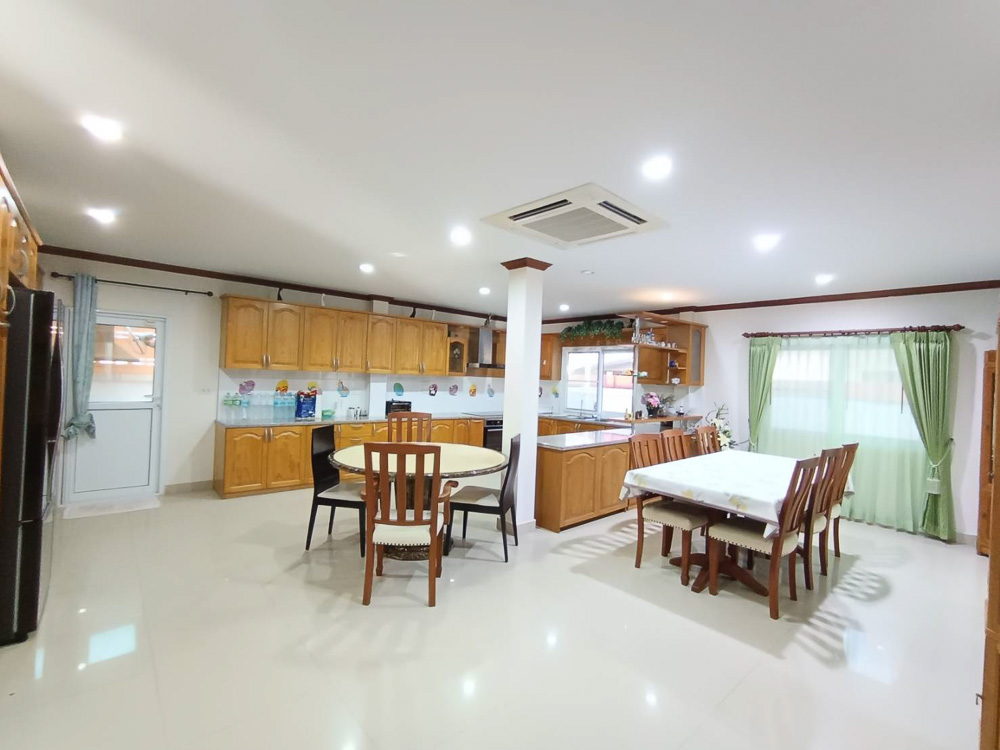 EP0058 | 4-BR Detached Villa for Rent in Pattaya