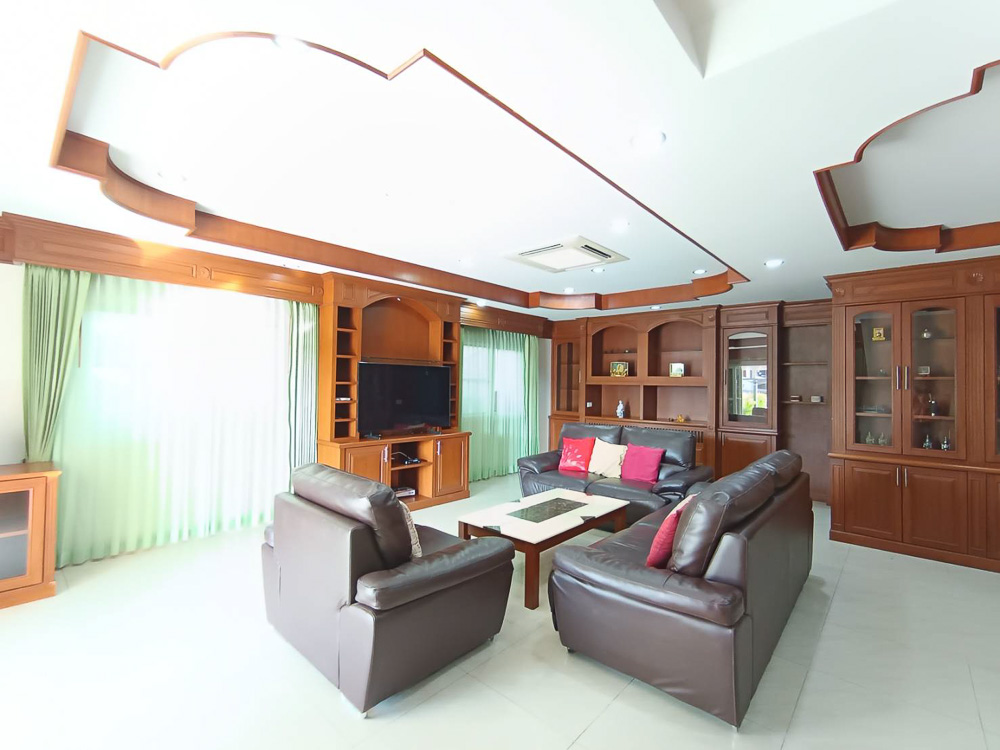 EP0058 | 4-BR Detached Villa for Rent in Pattaya