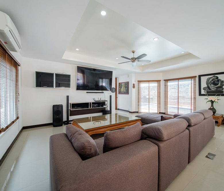 EP0053 | 4-BR Executive Villa for Rent in Pattaya