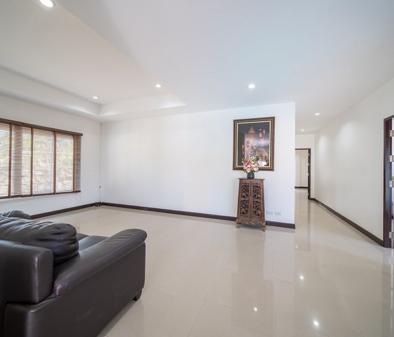 EP0053 | 4-BR Executive Villa for Rent in Pattaya