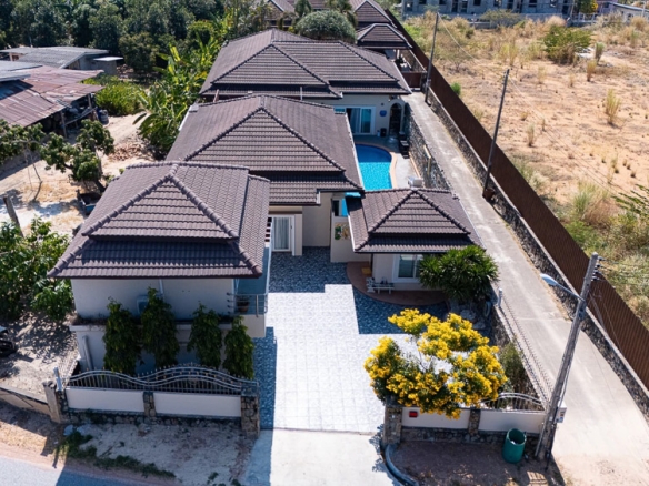 EP0053 | 4-BR Executive Villa for Rent in Pattaya