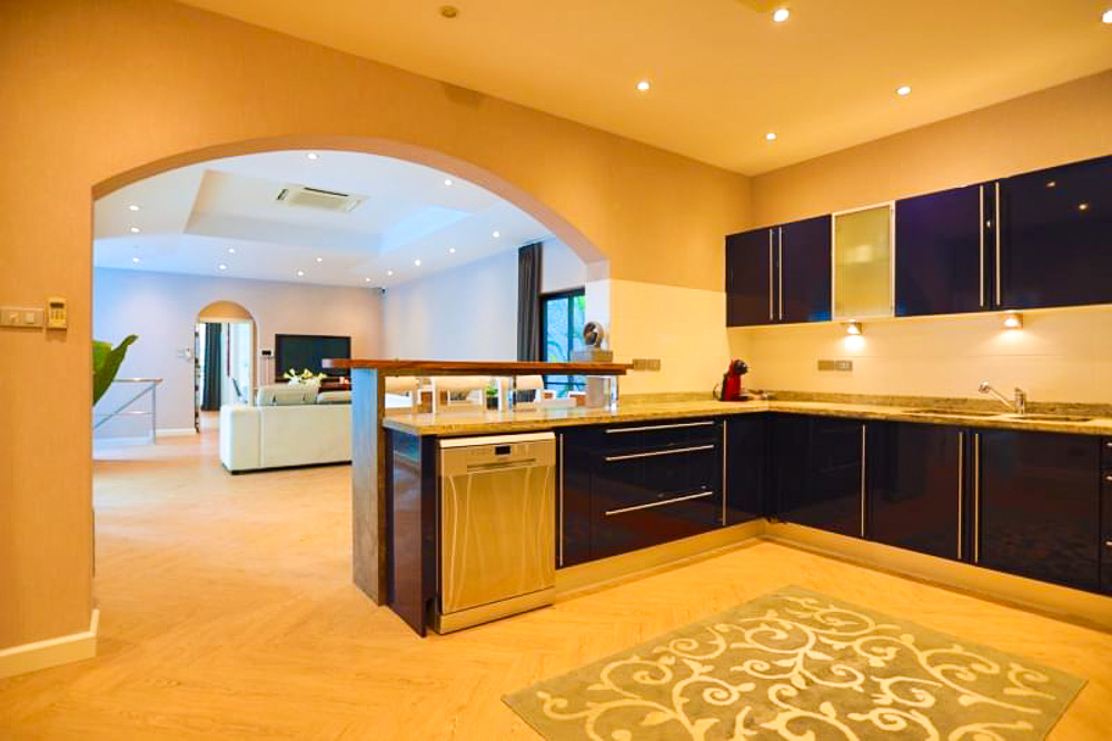 4-BR Executive Villa for Sale in Pattaya-11 EP0045 | Grand 4-BR Executive Villa for Sale in Pattaya
