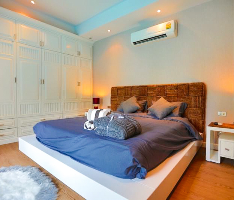 EP0045 | Grand 4-BR Executive Villa for Sale in Pattaya