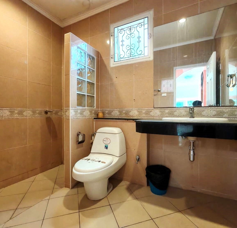 EP0067 | 4-BR Family Villa for Sale in Pattaya