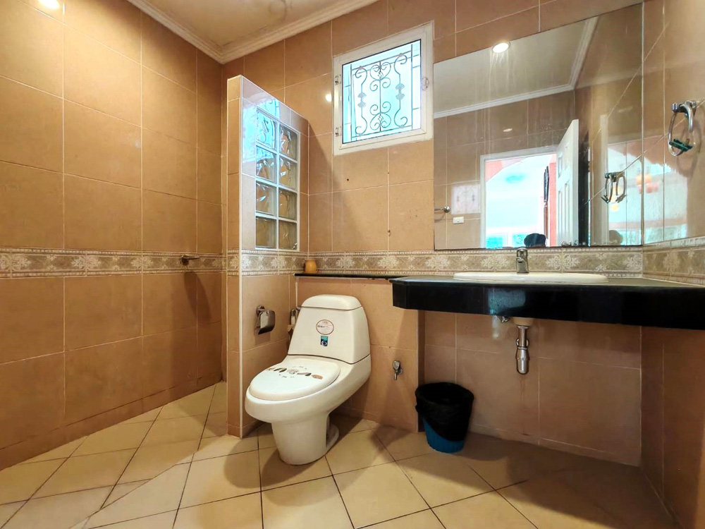 EP0067 | 4-BR Family Villa for Sale in Pattaya