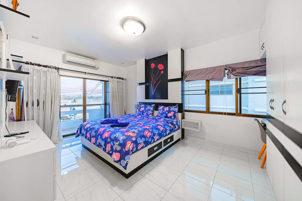 EP0119 | 4-BR Family Villa for Sale in Pattaya