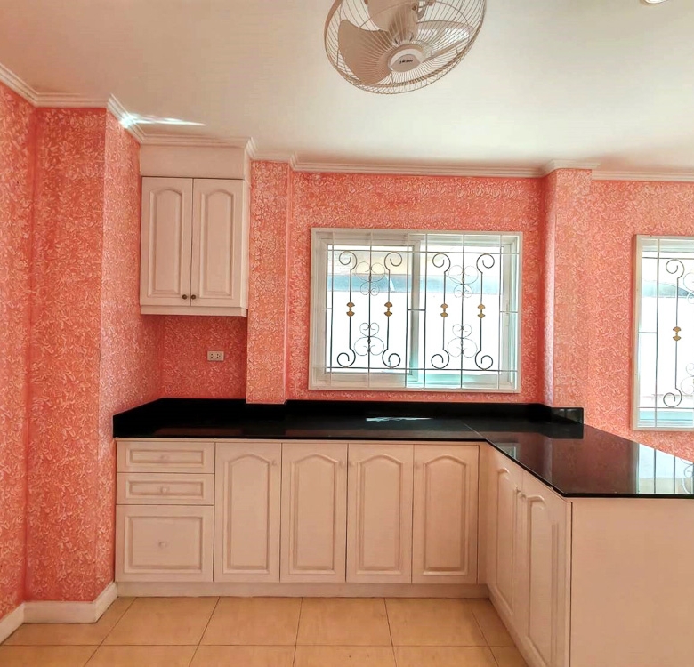 EP0067 | 4-BR Family Villa for Sale in Pattaya