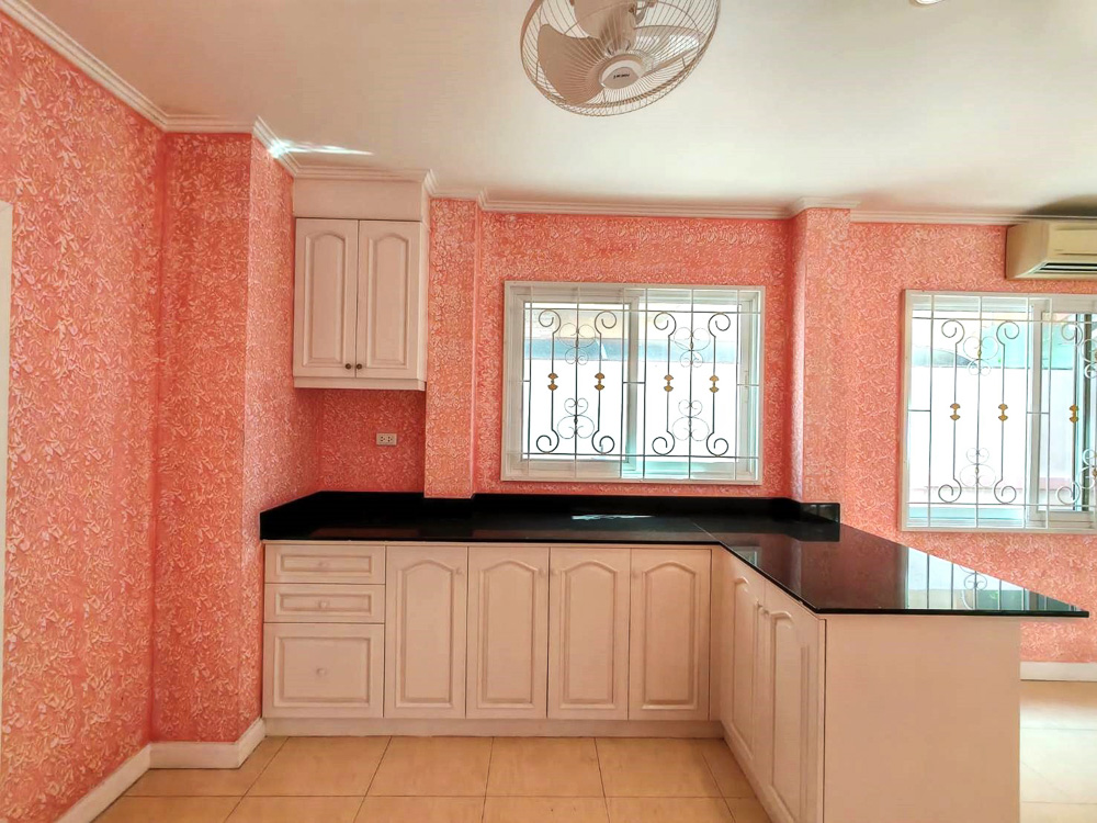 EP0067 | 4-BR Family Villa for Sale in Pattaya