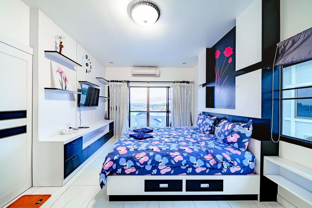 EP0119 | 4-BR Family Villa for Sale in Pattaya