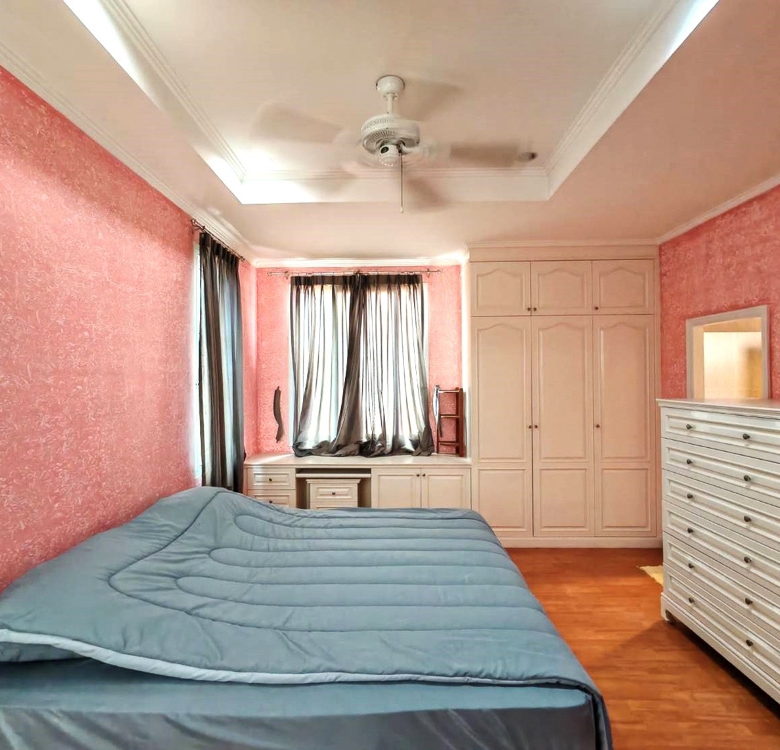 EP0067 | 4-BR Family Villa for Sale in Pattaya